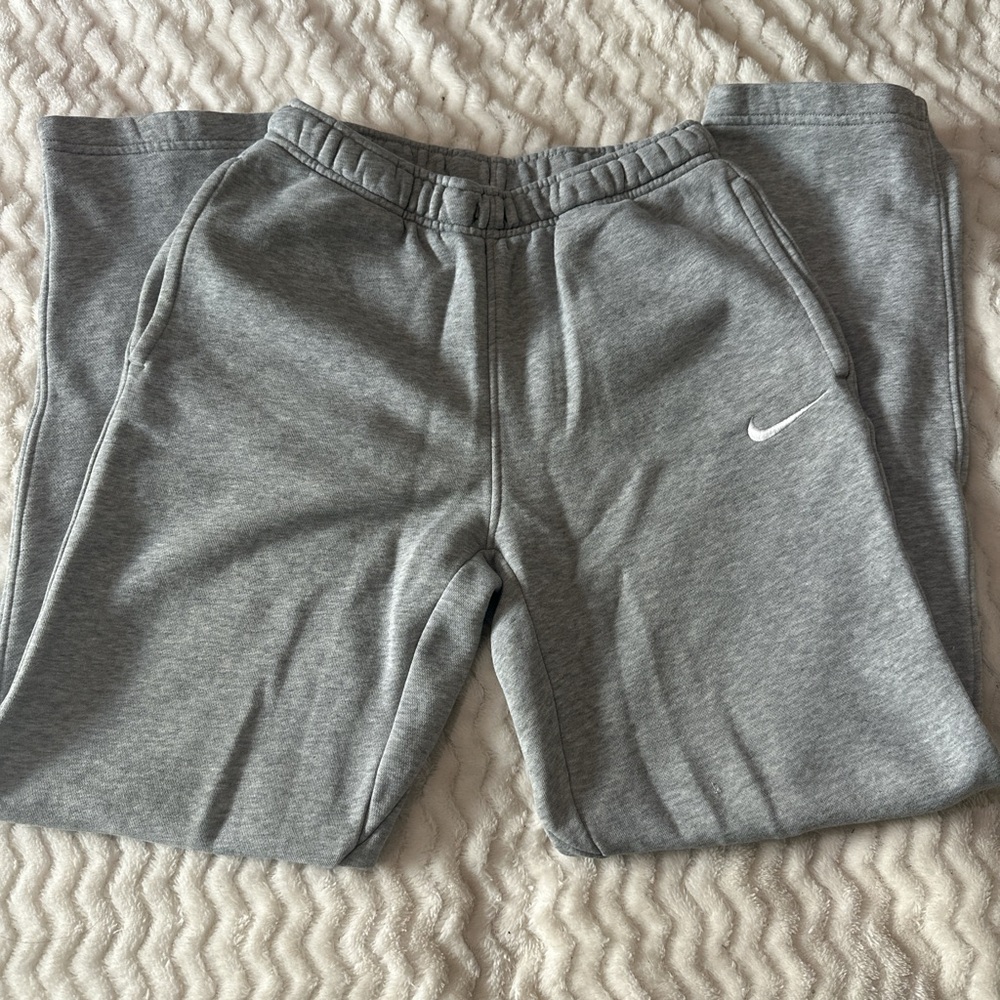 grey nike joggers